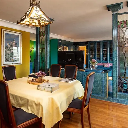 The Liberty Flat Penthouse In *